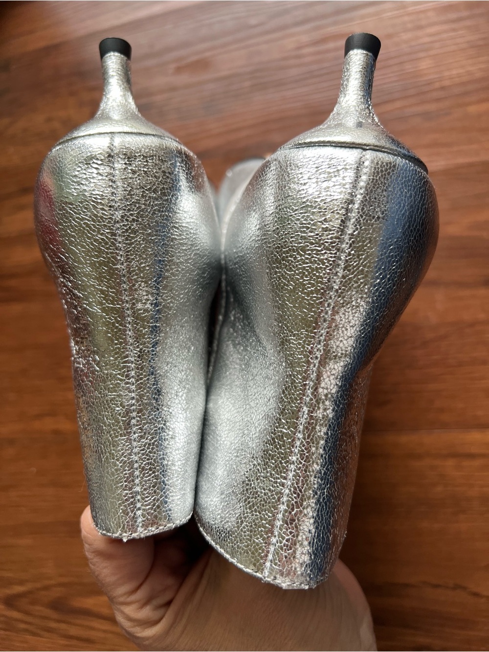 XOXO Kyrie Silver Metallic Ankle Booties Size 6.5 New - Picture 11 of 11